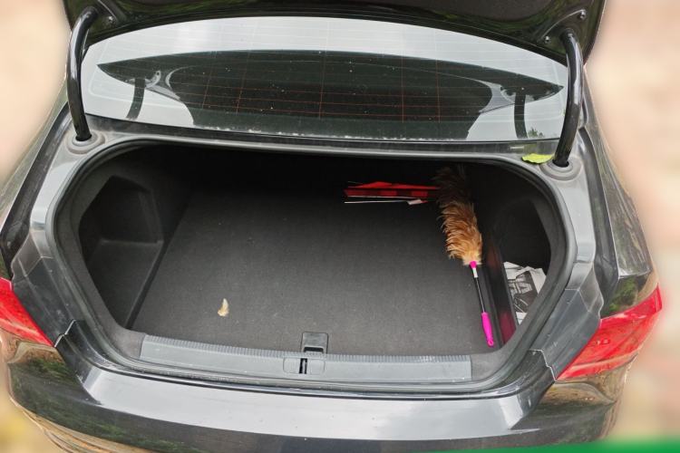 Used Volkswagen Magotan 2015 Facelift 1.8TSI Luxury Model Trunk