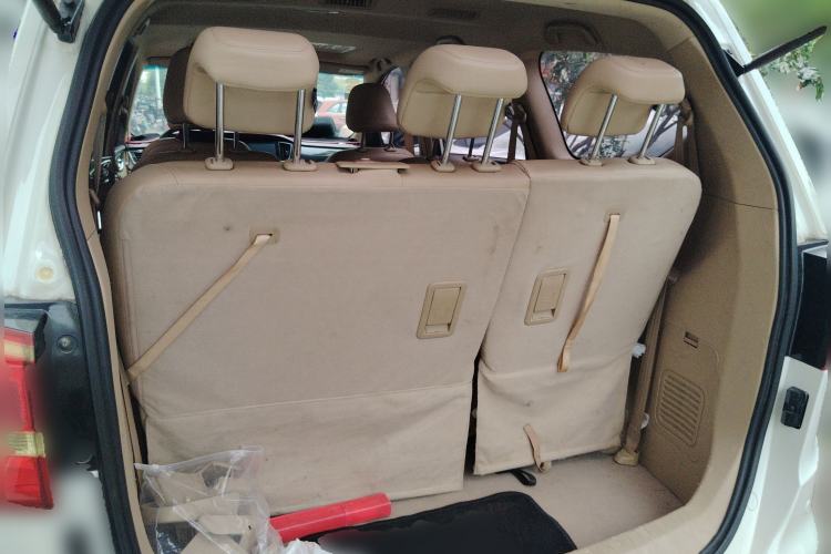 Used Baojun 730 2016 1.8L iAMT Luxury Model 7 Seats Trunk