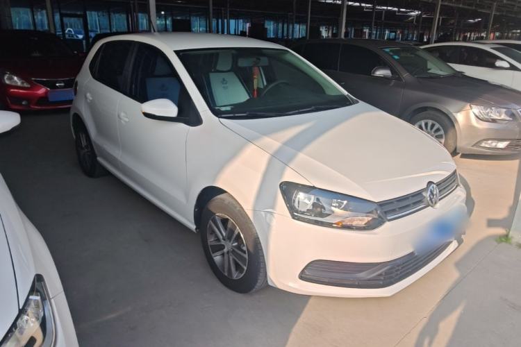 Used Volkswagen Polo 2014 1.4L Manual Fashion Edition Front Right 45 Deg