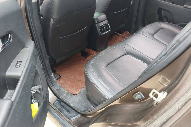 Used Kia Sportage R 2015 2.0L Automatic Two-Wheel Drive DLX Model
