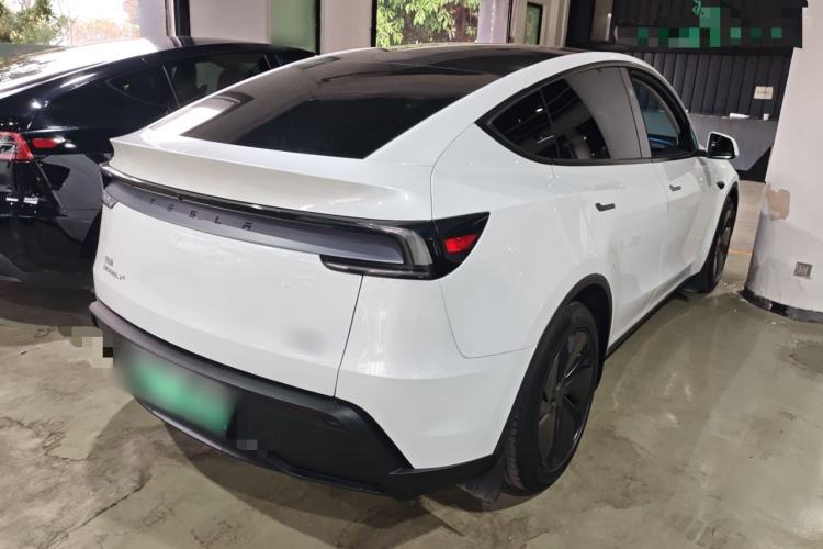 Used Tesla Model Y 2025 Long-Range All-Wheel-Drive Version