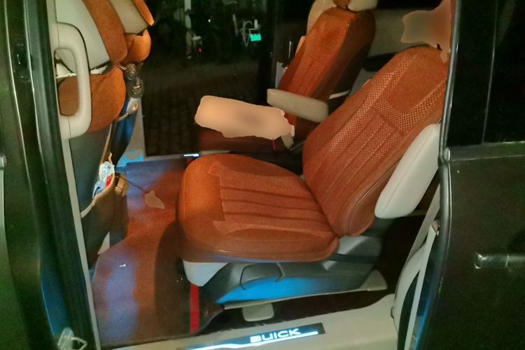 Used Buick GL8 2011 3.0L XT Luxury Business Flagship Edition Left Rear Seat