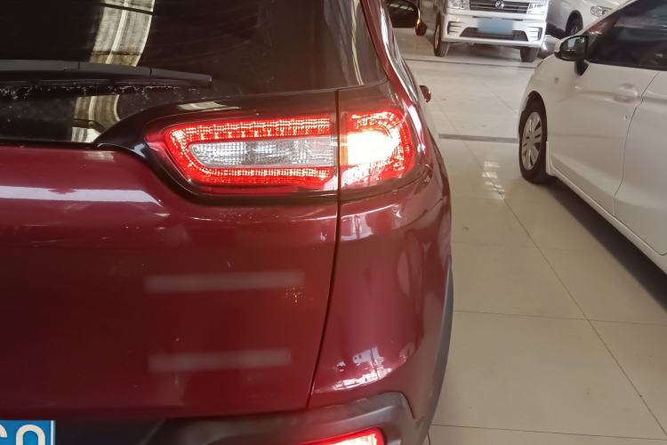 Used Jeep Cherokee 2017 2.4L Leading Edition
