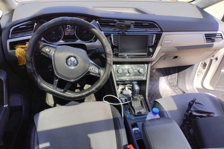 Used Volkswagen Touran 2018 Volkswagen Touran L 280TSI DSG Boundary Edition 7 Seats China V Emission Standard Center Console