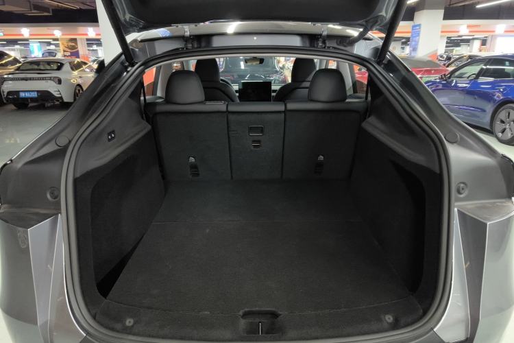 Used Tesla Model Y 2025 Rear-Wheel-Drive Version
