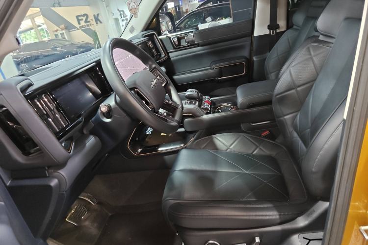 Used Formula Leopard Leopard 5 2023 Navigator Edition