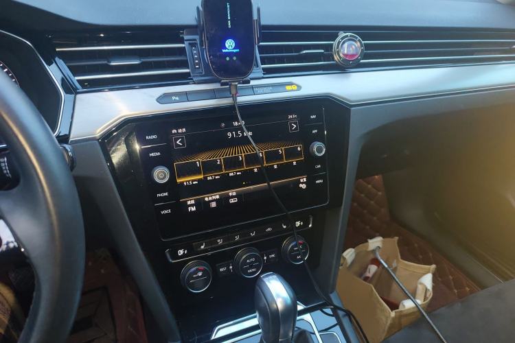 Used Volkswagen Variant 2018 380TSI Two-Wheel Drive Comfort Edition Audio And AC Panel