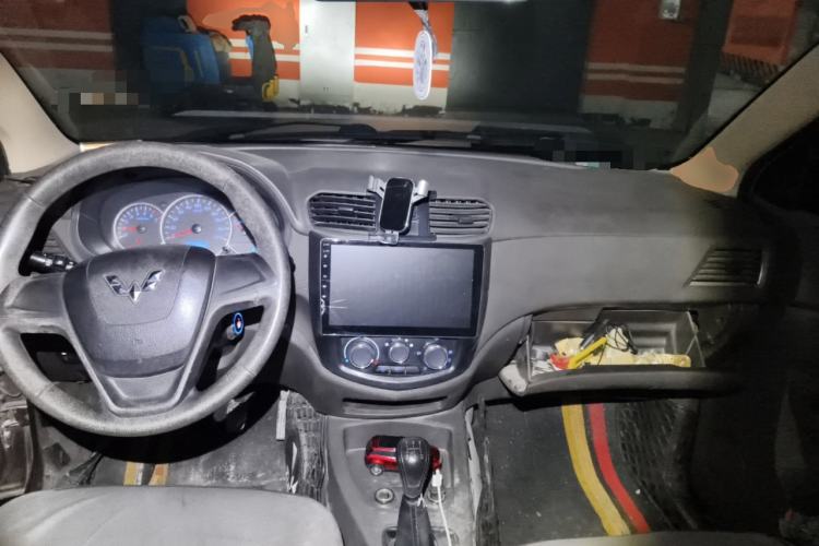 Used Wuling Hongguang 2015 1.5L S Basic Version China V Standard
