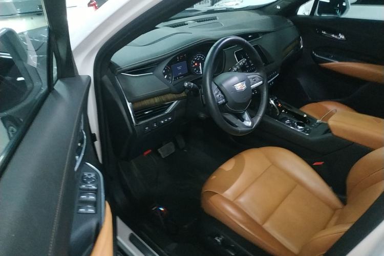 Used Cadillac XT4 2021 28T Four-Wheel Drive Platinum Edition