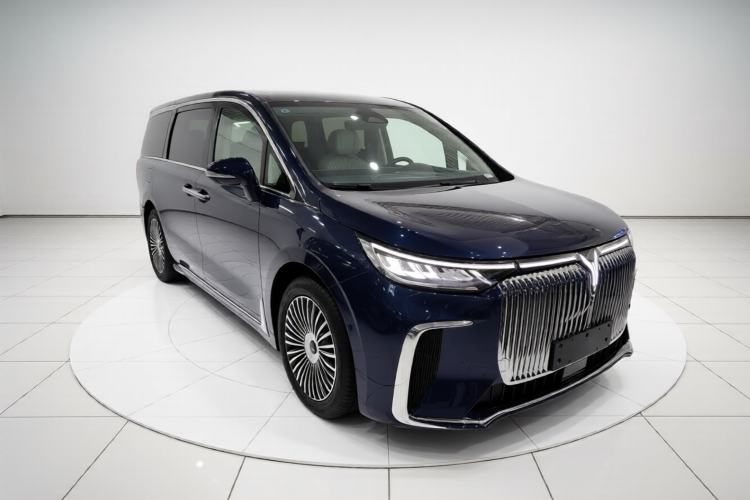Used VOYAH Dream 2025 PHEV Four-Wheel-Drive Flagship Kunpeng Edition Front Right 45 Deg