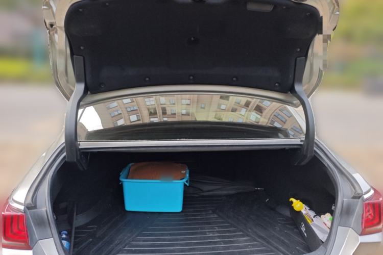 Used Lexus ES 2018 300h Premier Edition China VI Standard