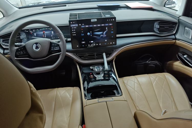 Used Denza D9 2022 DM-i 970 Four-Wheel Drive Prestige Model