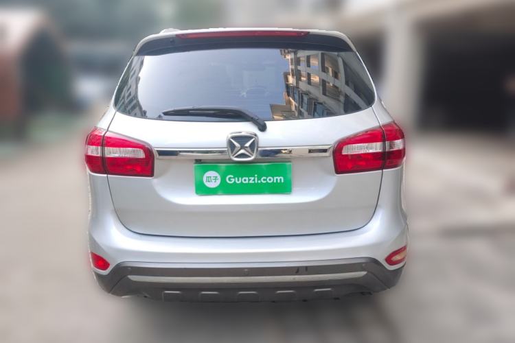 Used JMC Yusheng S350 2014 2.4T Automatic 4x4 Diesel Luxury Version with Sunroof 5 Seats