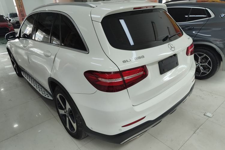 Used Mercedes-Benz GLC 2019 GLC 260 4MATIC Luxury Model Rear Left 45 Deg