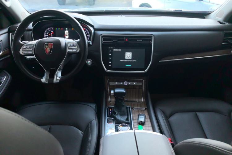 Used Roewe RX8 2018 30T Smart Connectivity All-Wheel Drive Supreme Edition
