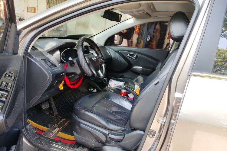 Used Hyundai ix35 2010 2.0L Automatic Two-Wheel Drive Elite Edition GLS
