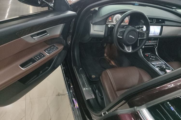 Used Jaguar XFL 2019 XFL 2.0T 250 PS Two-Wheel-Drive Luxury Edition