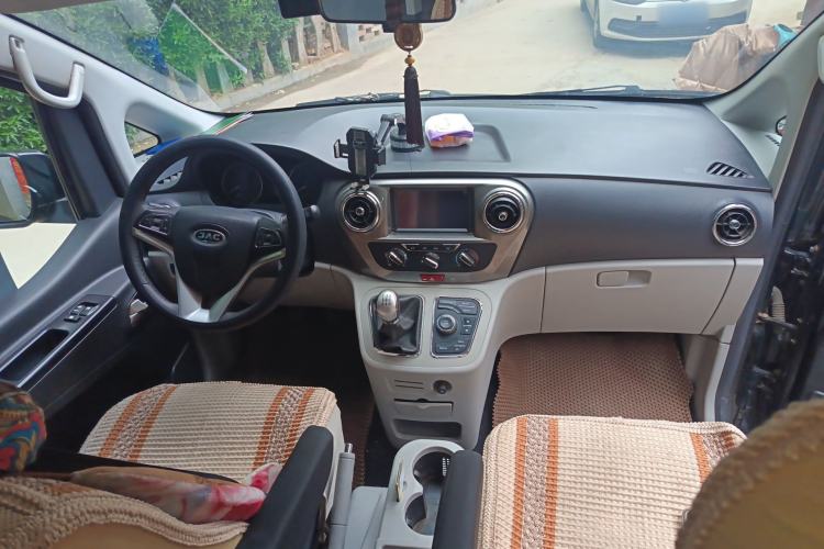 Used JAC Refine M3 2019 IKEA Edition 1.8L Luxury Smart Model Center Console