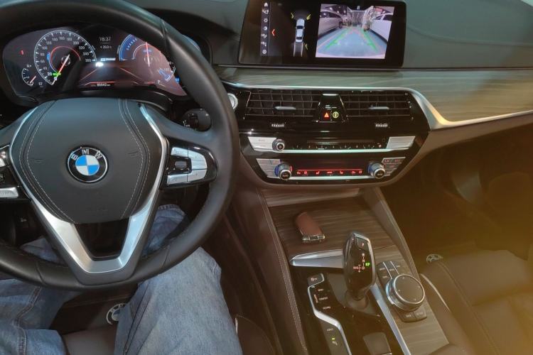 Used BMW 5 Series New Energy 2019 530Le Luxury Package Center Console