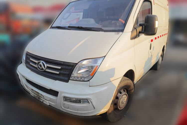 Used SAIC MAXUS Xintu V80 2021 2.0T Manual Classic City Delivery King Short Wheelbase Mid-Roof Design 3 Seats