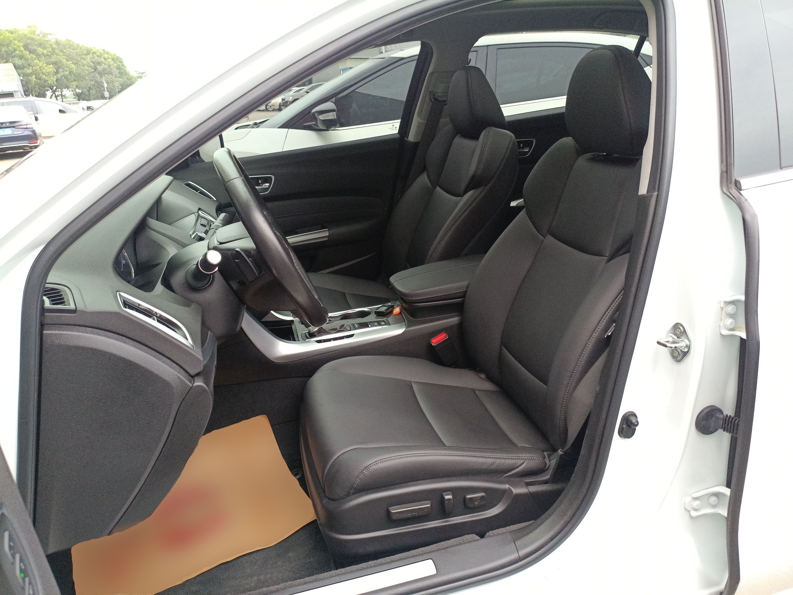 Переднее сиденье в автомобиле