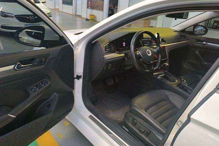 Used Volkswagen Lamando 2021 Facelift 280TSI DSG Comfort Edition (Manual Air Conditioning) Driver Seat