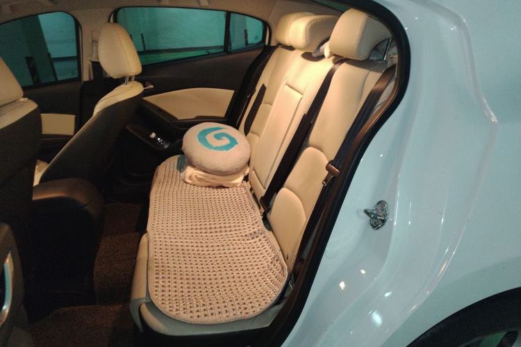 Used Mazda 3 Axela 2014 Sedan 2.0L Automatic Sport Model
