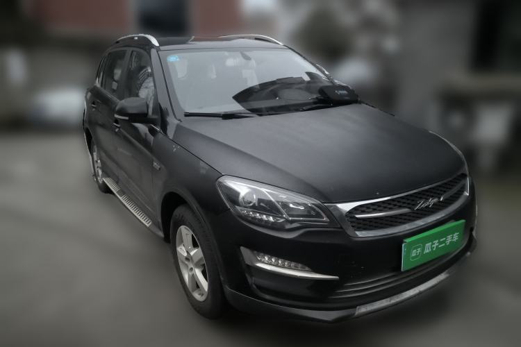 Used Zotye Domy X5 2016 1.5T Manual Luxury 7-Seater Model China IV Standard Front Right 45 Deg