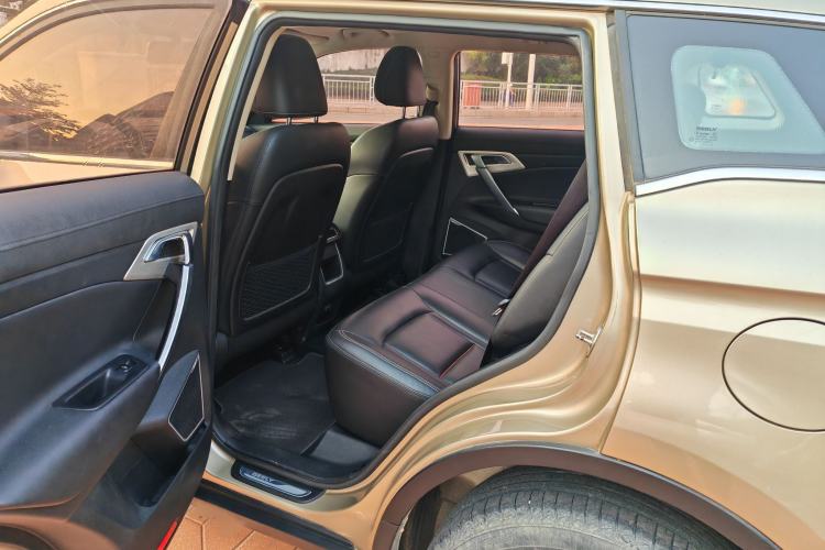 Used Geely Auto Emgrand X7 Sport 2018 1.8TD Manual Two-Wheel Drive Smart Connect 4G Internet Edition Interior 2