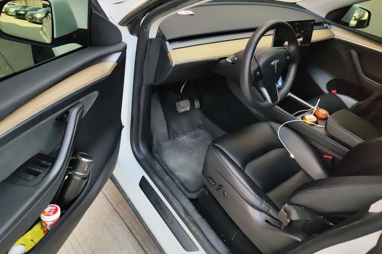 Used Tesla Model Y 2022 Rear-Wheel-Drive Version
