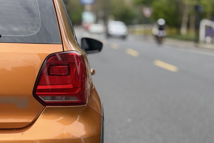 Used Volkswagen Polo 2016 1.6L Cross Polo Automatic Exterior 4