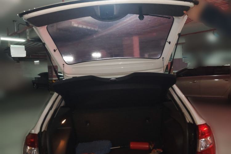 Used Skoda Rapid Spaceback 2016 Revised Version 1.6L Manual Front-Drive Edition Trunk