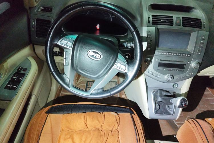 Used BYD S6 2011 2.0L Manual Luxury Version