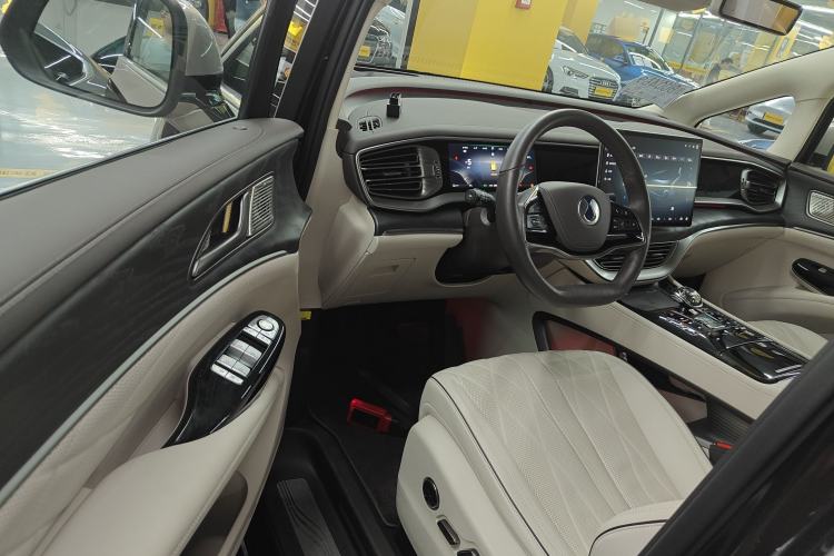 Used Denza D9 2024 PIONEER Four-Seat Pioneer Edition
