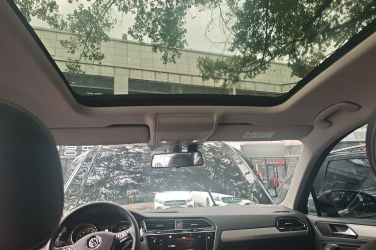 Used Volkswagen Tiguan L 2019 Updated Version 330TSI Automatic Two-Wheel Drive Panoramic Comfort Edition China VI Standard
