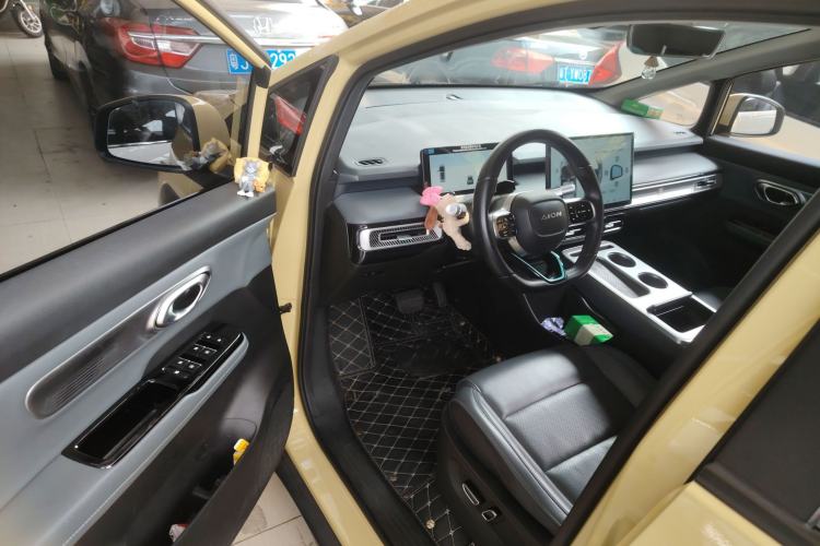 Used AION Y 2022 Plus 70 Tech Edition