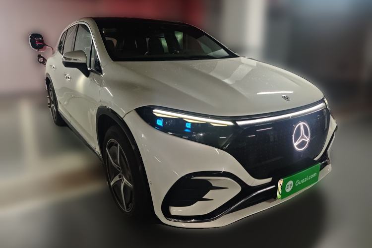 Used Mercedes-Benz EQS SUV 2023 450 4MATIC Pioneer Edition Front Right 45 Deg