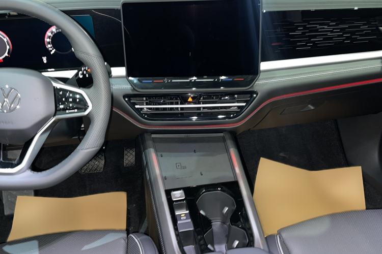 Used Volkswagen Passat 2026 Model, Pro 380TSI Xingkong Longyao Edition Audio And AC Panel