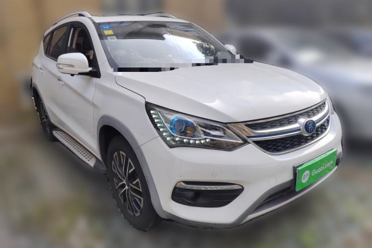 Used BYD Song New Energy 2017 Song DM 1.5TID All-Wheel Drive Luxury Model Front Right 45 Deg