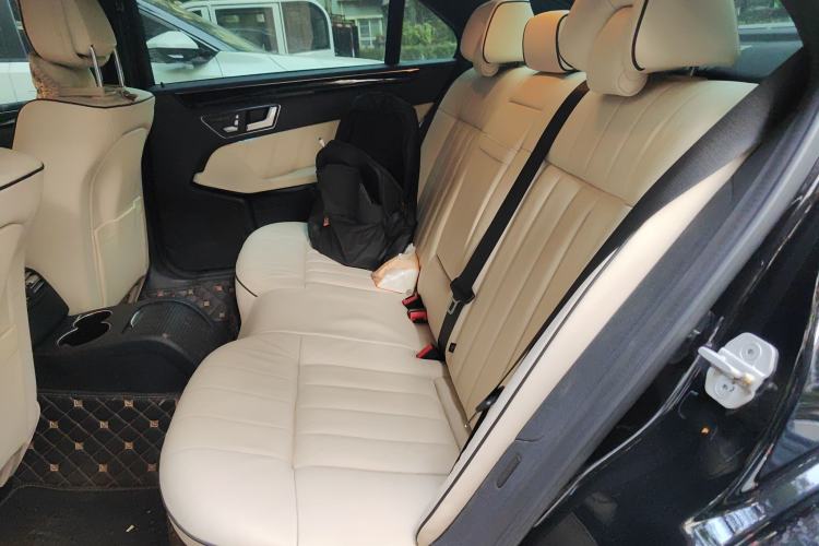 Used Mercedes-Benz E-Class 2015 Facelift E 260 L Luxury Edition