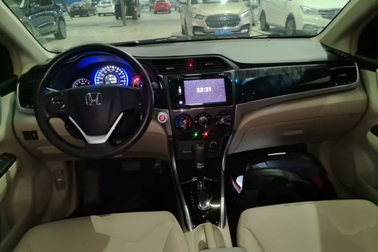 Used Honda Crider 2015 1.8L automatic luxury edition
