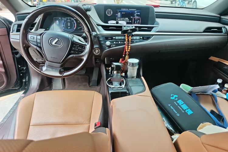 Used Lexus ES 2020 200 Excellence Edition
