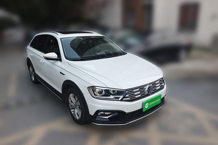 Used Volkswagen C-TREK 2017 230TSI DSG Comfort Version Front Right 45 Deg