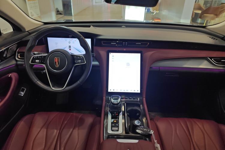 Used Hongqi H5 2023 2.0T Automatic Smart Connect Flagship Edition Center Console