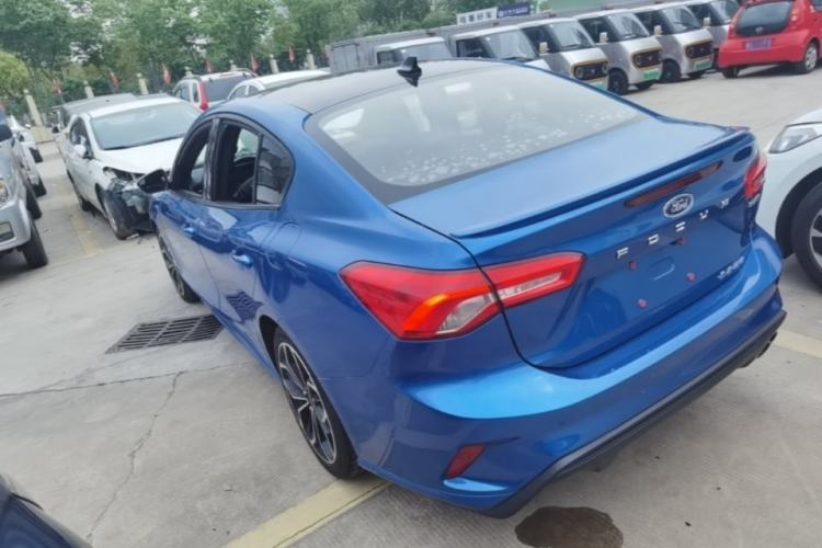 Used Ford Focus 2021 Sedan EcoBoost 180 Automatic ST Line Exterior 2