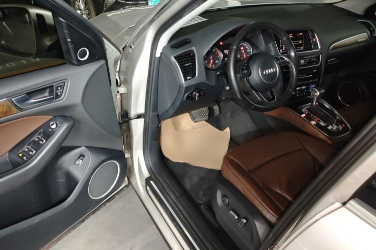 Used Audi Q5 2013 40 TFSI Comfort Edition Driver Seat