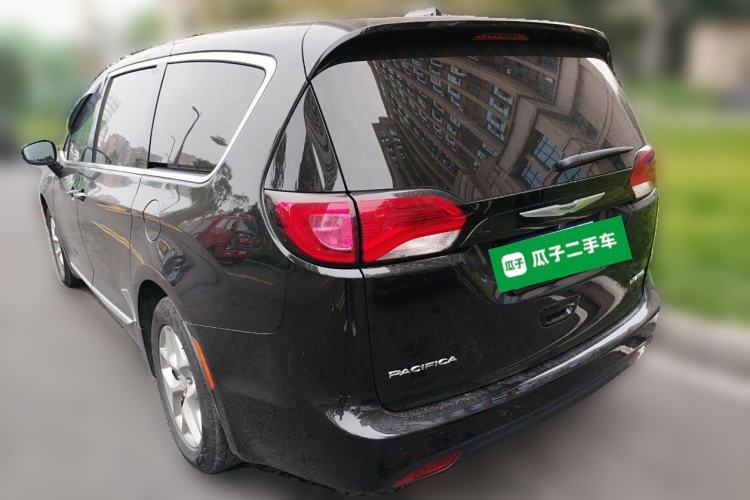 Used Chrysler Grand Voyager 2017 3.6L Premium Edition
