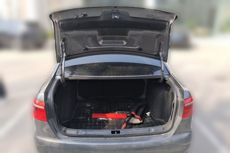 Used Volkswagen Lavida 2013 1.6L Automatic Comfort Edition Trunk