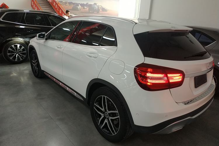 Used Mercedes-Benz GLA 2017 GLA 200 Fashion Model Rear Left 45 Deg