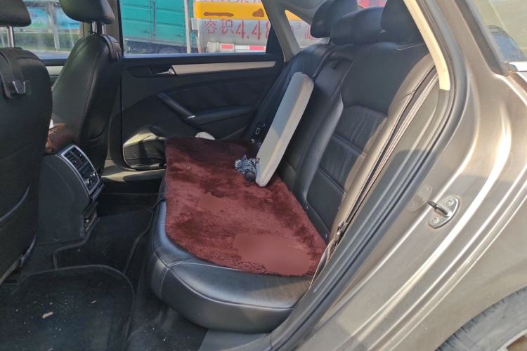 Used Volkswagen Passat 2014 1.8TSI DSG Prestige Navigation Edition Left Rear Seat